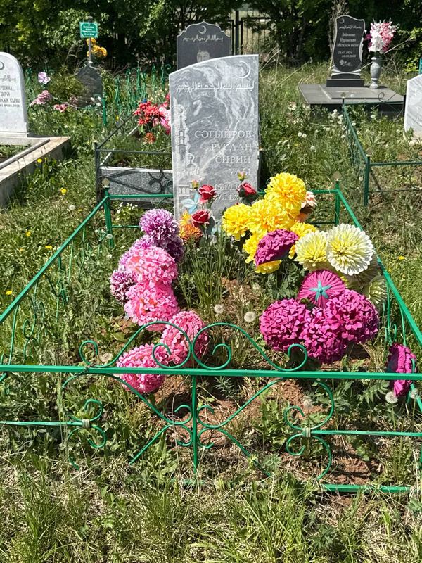 Фото надгробия: Сагиров Руслан Сиреневич
