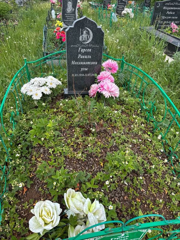Фото надгробия: Гареев Равиль Мухамметзакиевич