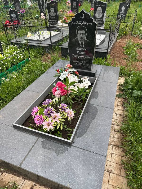 Фото надгробия: Бакеев Равиль Закариевич