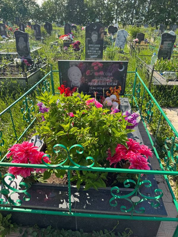 Фото надгробия: Харисова Захина Музахитовна