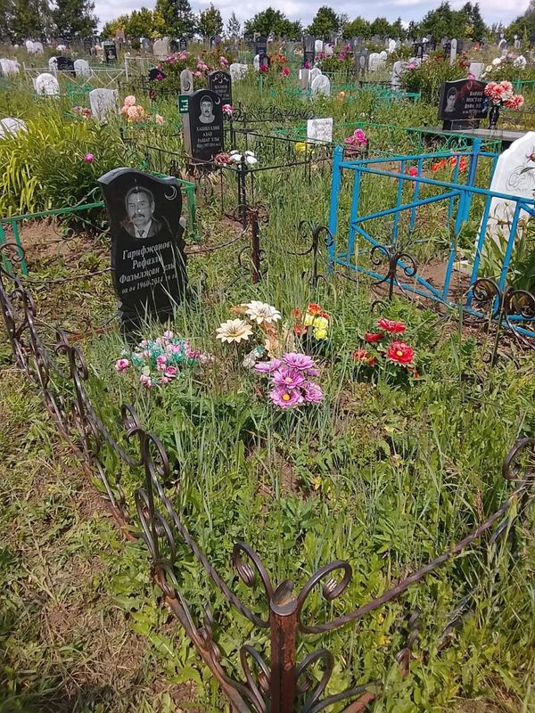 Фото надгробия: Гарифзянов Рафаэль Фазылзянович
