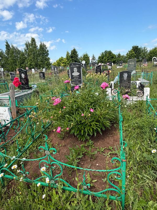 Фото надгробия: Валиева Каусар Хабибнуровна