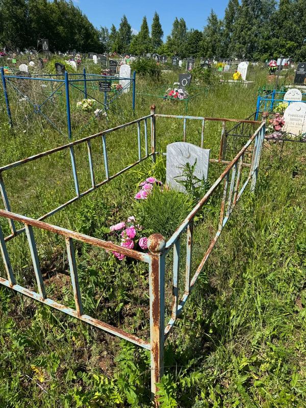 Фото надгробия: Ахмадуллина Альфия Фарраховна