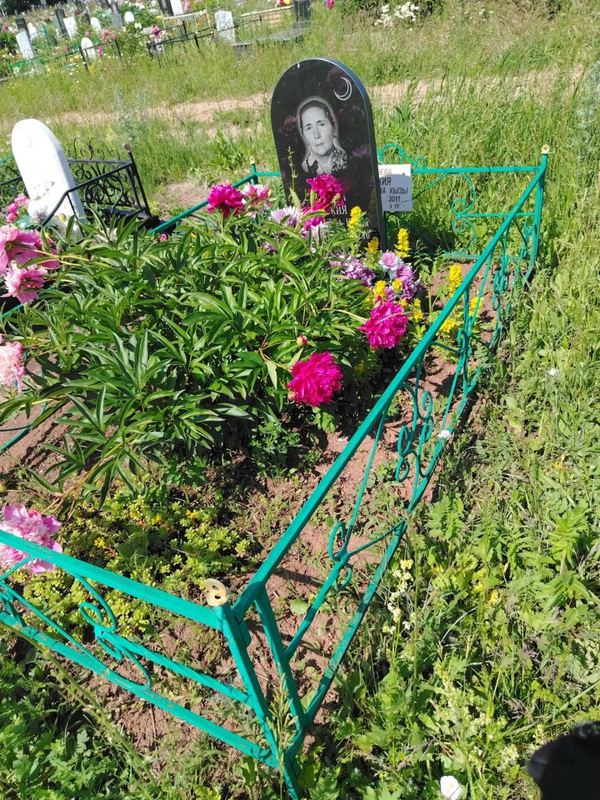 Фото надгробия: Гараева Тазкия Идиятулловна