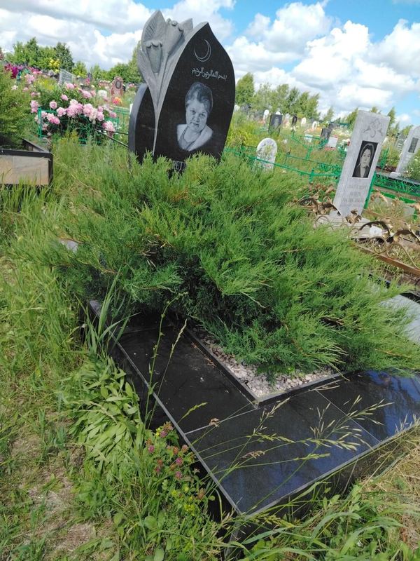 Фото надгробия: Садретдинова Фарида Мирзагитовна