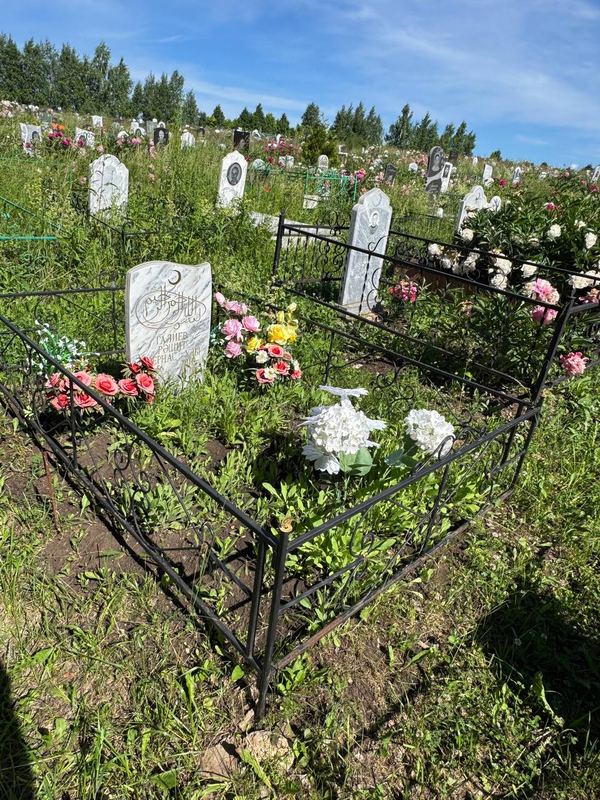 Фото надгробия: Галиев Рашит Хаернасович