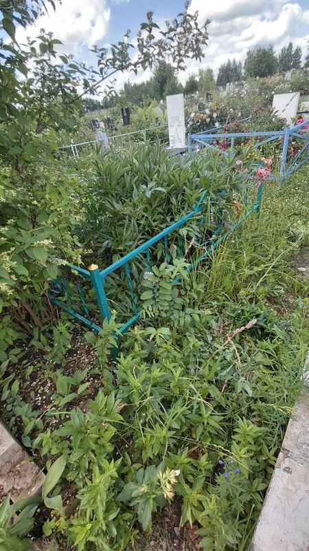 Фото надгробия: Халиуллин Рафис Шайдуллович