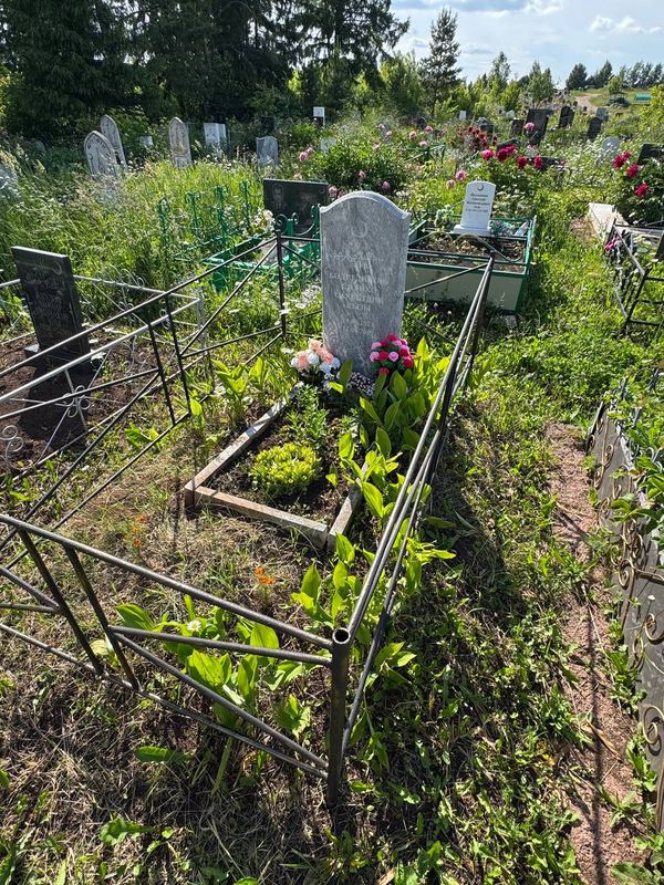 Фото надгробия: Бадртдинова Салиха Сахабетдиновна