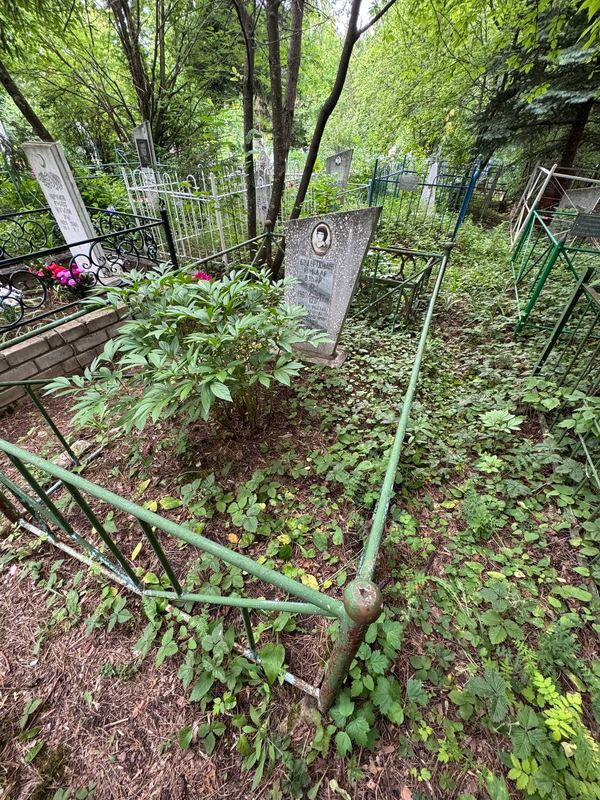 Фото надгробия: Бадертдинов Ильдар Азкарович