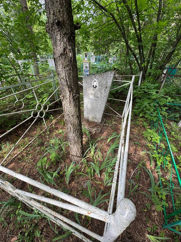 Фото надгробия: Галиев Альберт Акрамович