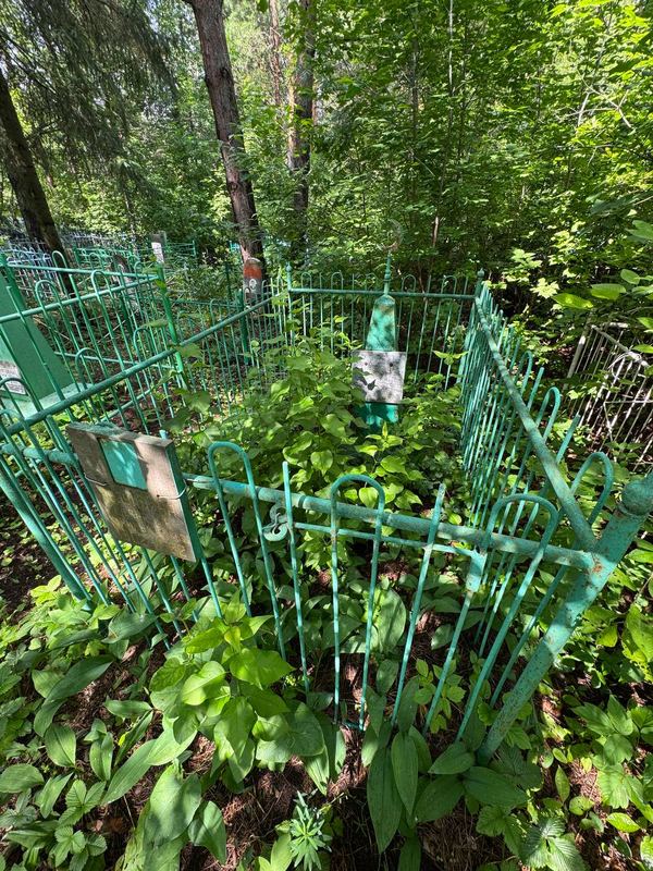 Фото надгробия: Абдуллина Мукаррама Зайнулловна