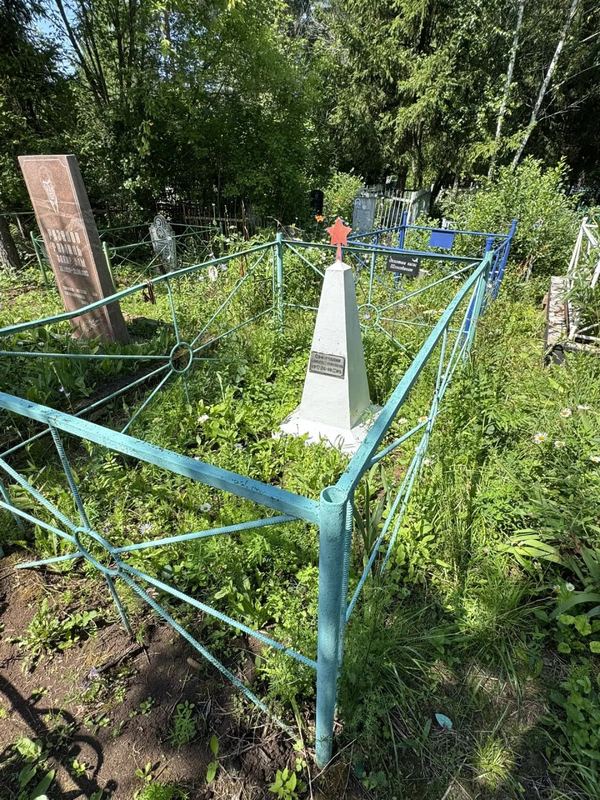 Фото надгробия: Сафиуллин Сакиулла Сафиуллаевич