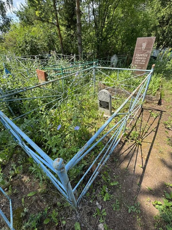 Фото надгробия: Шарапова Бибиханифэ Зайнулловна