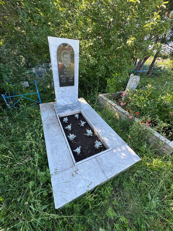 Фото надгробия: Юсупов Ринат Мирзасалихович