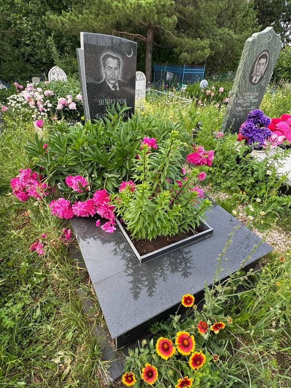 Фото надгробия: Зиннуров Ленар Фаизиевич