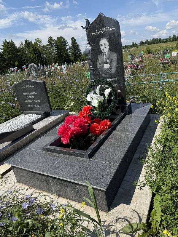 Фото надгробия: Русалдинов Мунарбек Камбарбекович