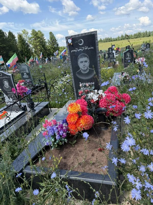 Фото надгробия: Зарипов Мансур Тагирович