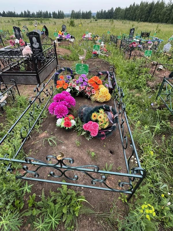 Фото надгробия: Валиев Ирек Алмазович
