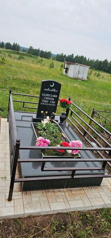 Фото надгробия: Халиуллин Сирень Раисович